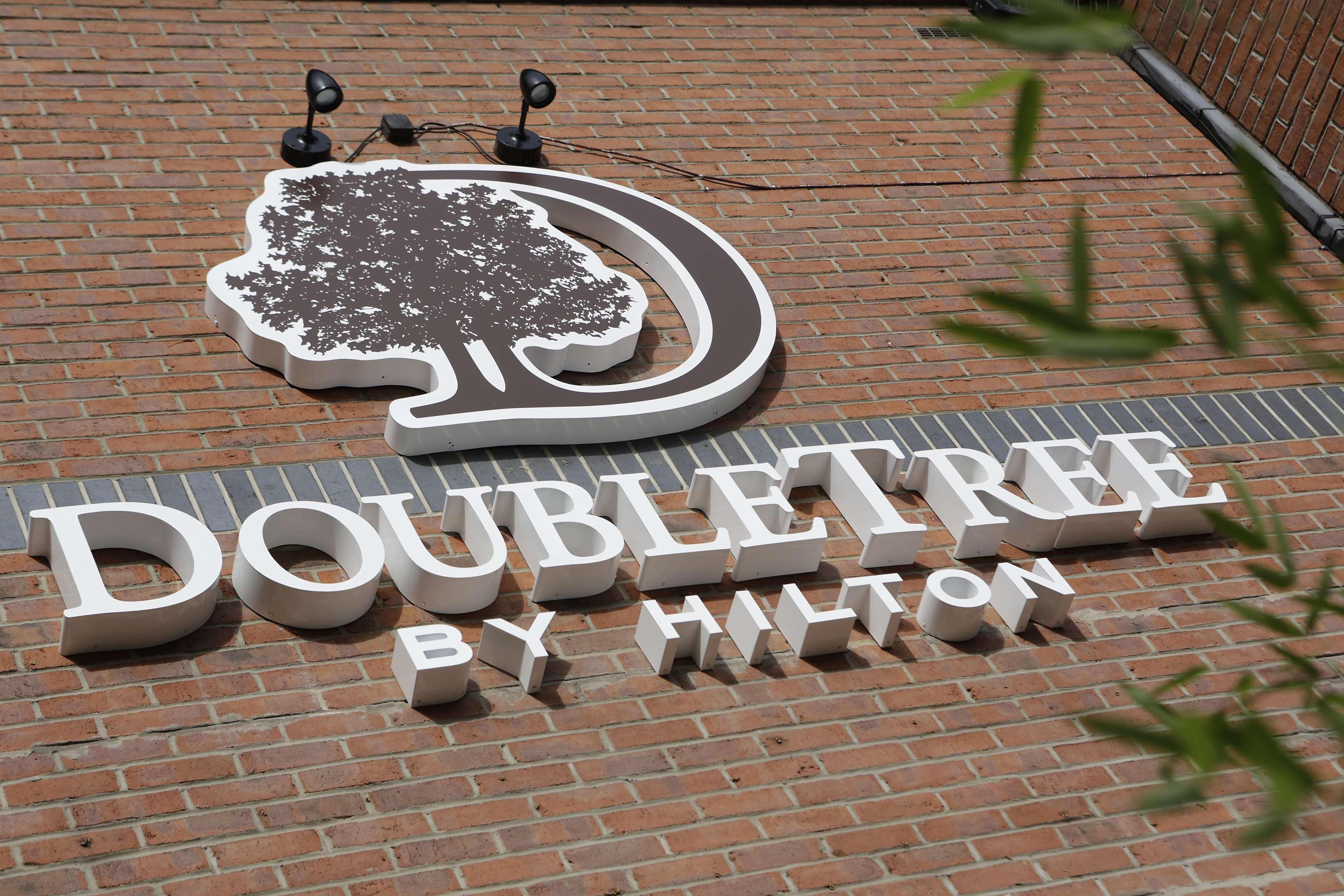 Doubletree By Hilton York Hotel Exterior photo